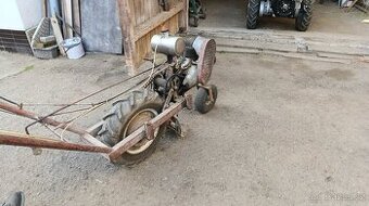 Prodám motorovou ovorávačku brambor.