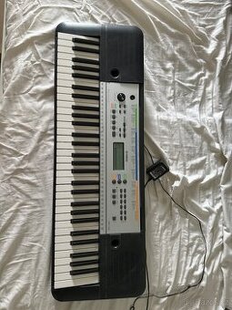 YAMAHA klávesy