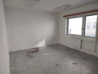 Pronájem, Kanceláře, 26,5m2 - Skuteč - Husova ul.