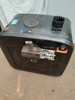 Nádrž na hydrauliku - 1