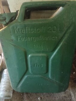 Plechový kanystr 1944 - 1