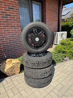 Prodám zimní pneu 205/65 R16