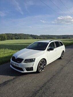 Škoda Octavia 3 RS /DSG/Bílá