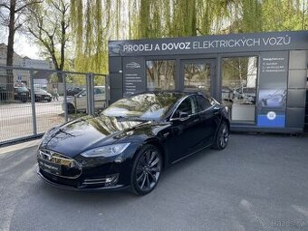 Tesla Model S, S 85 / Free charging