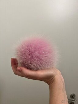 přivěšek na klíče kličenka chlupatá fur keychain