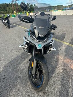 Prodám CF Moto 800MT Sport