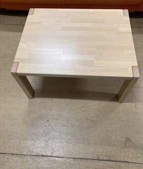 Nový konferenční stůl