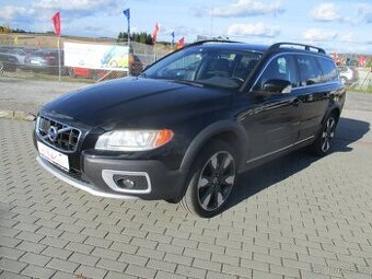 VOLVO XC70 2,4D5 151kw AWD SUMMUM GPS Radar 2011