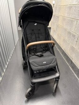 Kočárek Joie Pact Pro