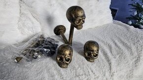 Stojany na motorkářské helmy