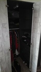 Prodám asko rohovou skříň.