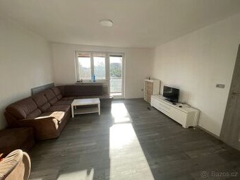 Byt 3+1, Ledečská HB - dělníci, firmy