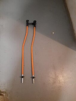 sjezdové hole závodní délka 95cm mírné zakroucené