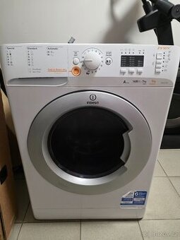 Pracka se susickou zn. Indesit