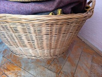 Proutěný koš