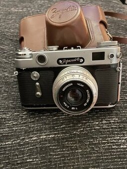 Prodám analogový fotoaparát Zorkij-6 s objektivem a pouzdrem