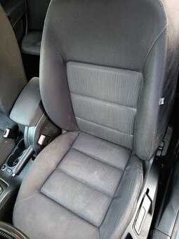 Prodám sedačky a polstrovani na dveře na škoda Octavia 2 com