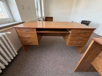 Kancelářské psací stoly