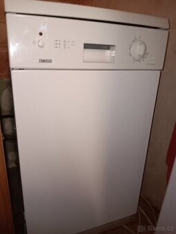 Prodám levně pěknou funkční myčku