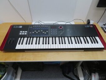 MIDI klávesy CM UF6 - 61klávesový polovyvážený kontroler