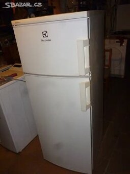 lednička electrolux,v-142cm,š-55cm