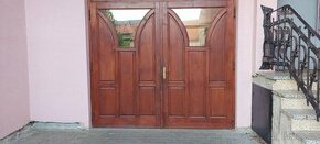 Dřevěná vrata a dveře