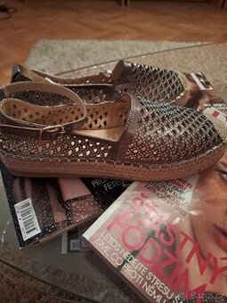 Nové luxusní espadrilky