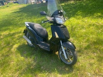 Skútru Kymco 250