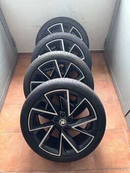 5x112 R19 Vega včetně pneu