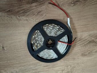 LED pásek  barva modrá 5m