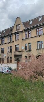 Dlouhodobě pronajmu byt 3 + 1 na Střekově v činžovním domě