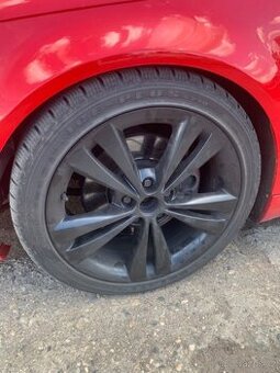 Kola audi/vw 5x112 r18+podložky,komaxit nové zimní pneu