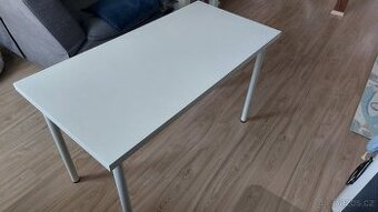 Psací stůl ikea
