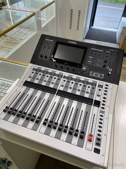 Yamaha TF-1 mixpult