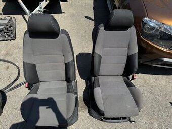 Přední sedadla Sport Škoda Fabia 2