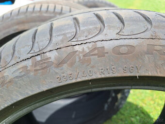 Letní pneu 235/40 R19 96Y