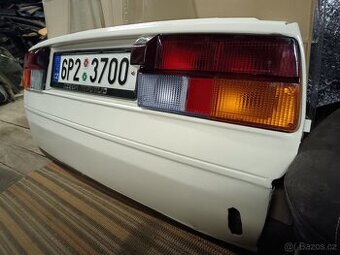 Zadní čelo se světly na Rapid 130.
