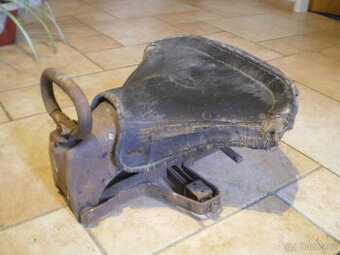 luxusní štelovací sedlo - moto 500 a výše kubíků.