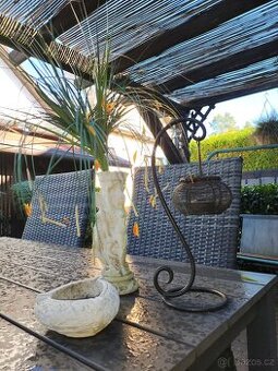 Váza a popelník v sadě