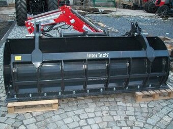 lopata s přidržovačem z výpalku pro manipulátory