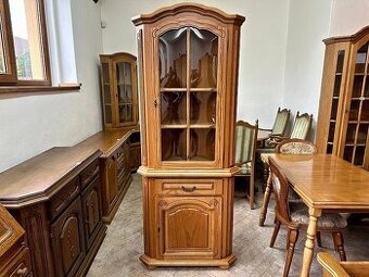 628 Rustikální rohová komoda skleník frézovaný masiv