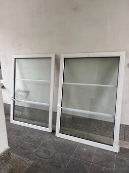 Okno plastové (bez rámu) - 2 kusy