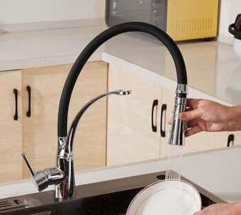 Kuchyňská Baterie s Výsuvnou Sprchou