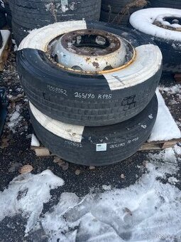 2ks pneumatika s diskem 265/70 R19.5