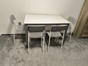 Stůl a 4 židle