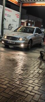 Mercedes-Benz – dobrý stav, zimní pneu
