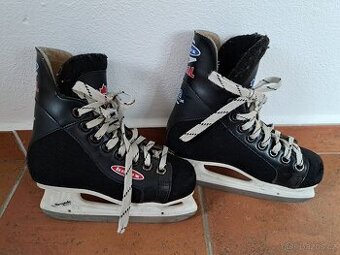 Chlapecké brusle zn.Botas vel.32- 200 mmm