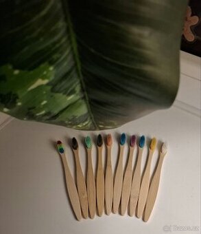 10 ks bambusový zubní kartáček - dětský