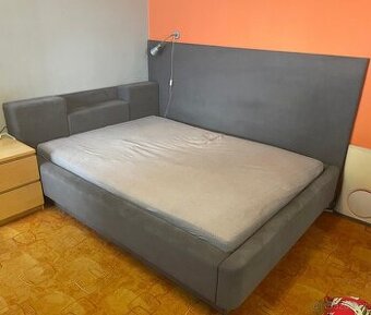 Prodej manželská postel čalouněná.