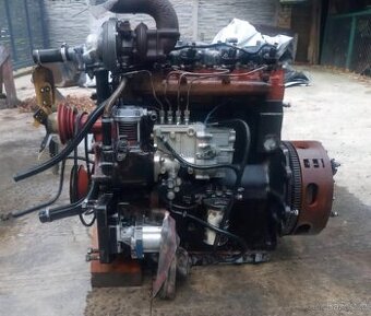 PREDAM KOMPLETNY MOTOR PO REMONTE TRAKTOR ZETOR 7340TURBO